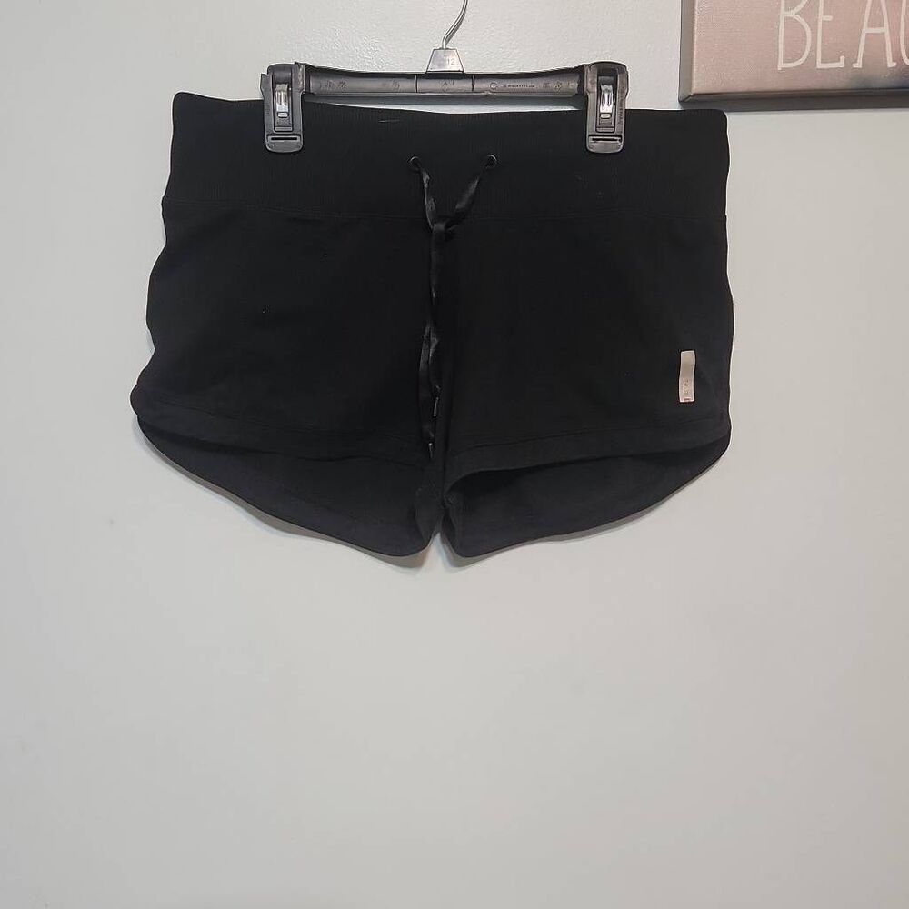 Zella size M Solid Black Shorts